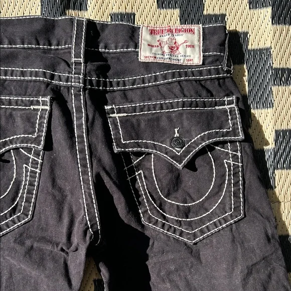 True Religion Men’s Black Denim Cut Off Shorts w/Contrast Stitching - Picture 1 of 4